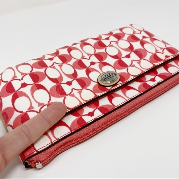 Coach Wristlet Go Go Peyton Dream Signature C Print Pink - Picture 9 of 13